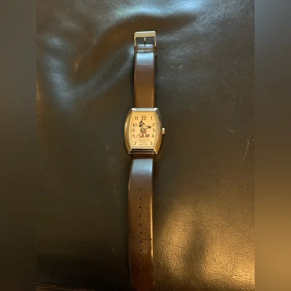 Steamboat Willie Watch. - Picture 2 of 6